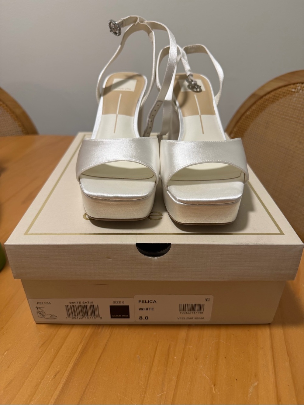 BRAND NEW Dolce Vita Felicia white satin block heels Size 8